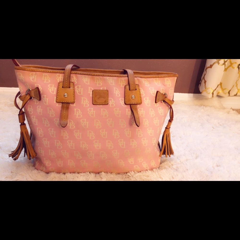 Dooney & Bourke